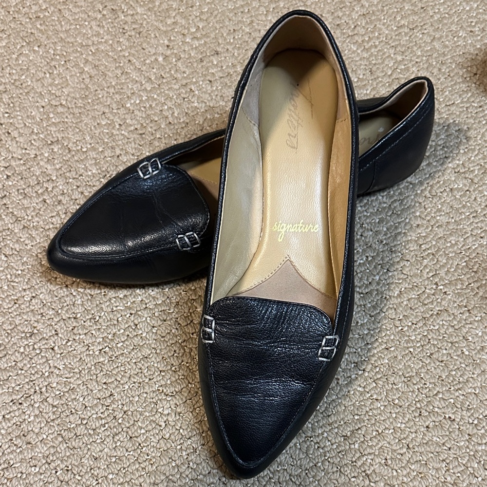 Trotters Black Pointed-Toe Leather Loafers